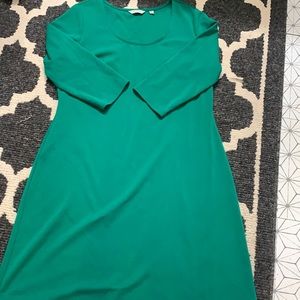 Knee length 3/4 sleeve Kelly green shift dress